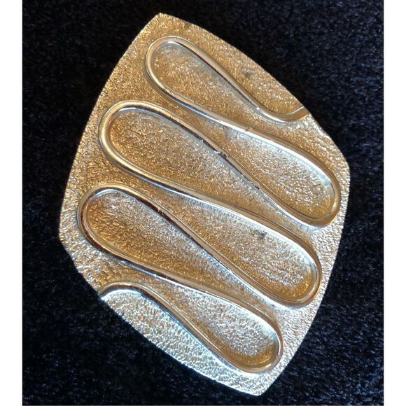 SARAH COVENTRY - Vintage (1961) Signed Silvertone “Silvery Nile” Pendant/Brooch - Picture 9 of 11
